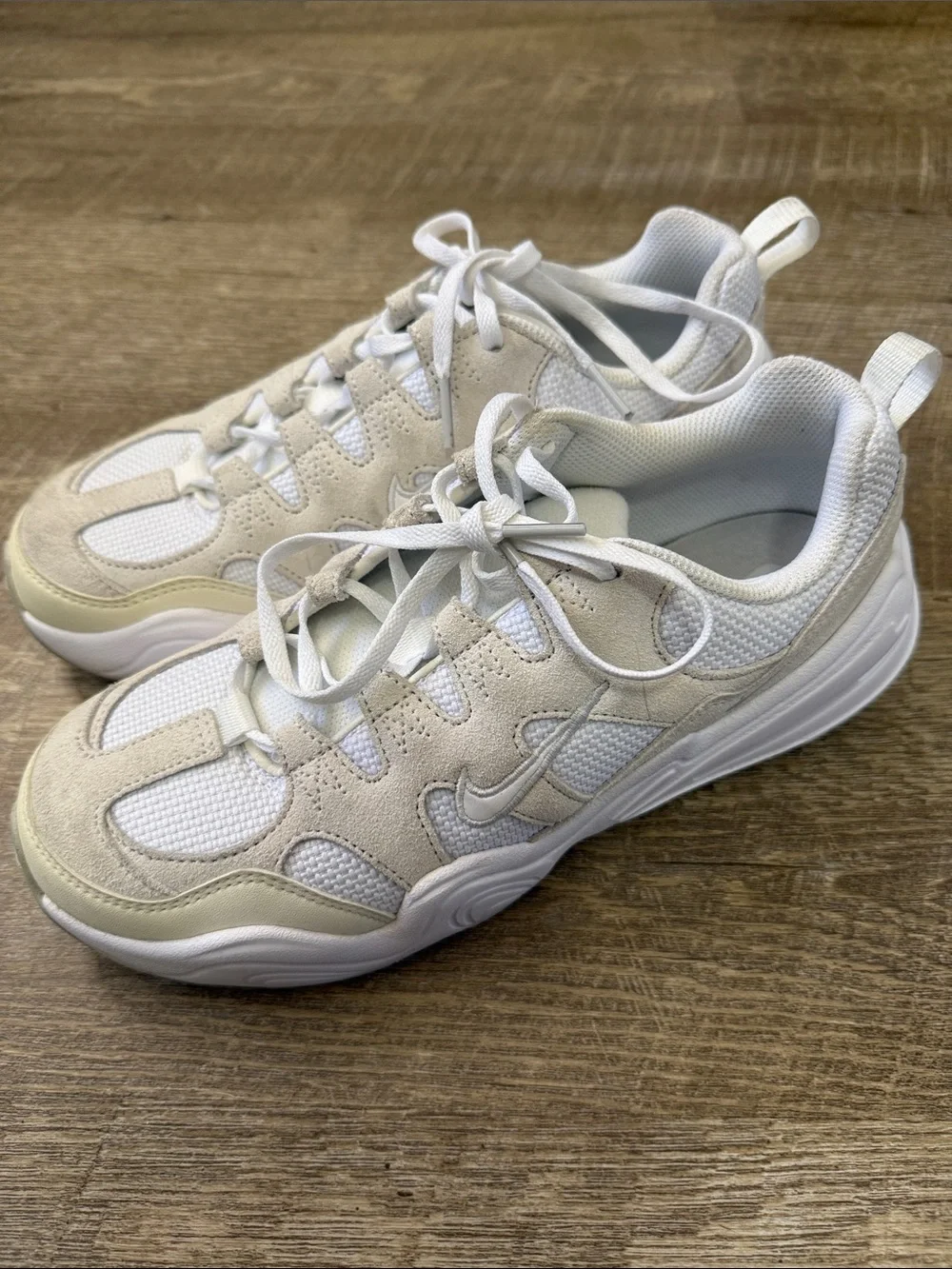 Women’s Nike Tech Hera Sneaker Size 9